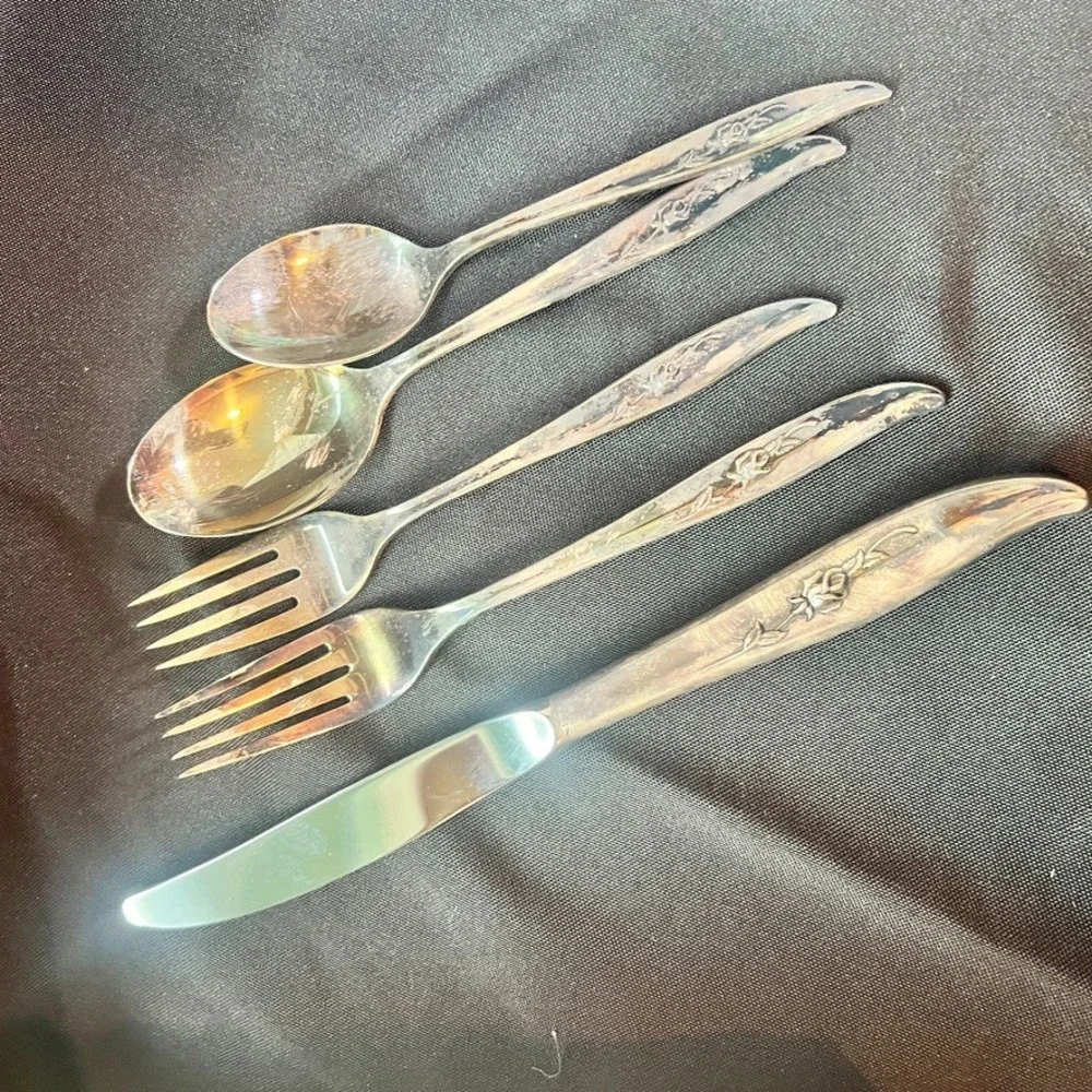Vintage 1847 Rogers Bros IS Magic Rose Silverplate‎ 9 pc NOS Flatware Set 1960s